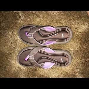 nike flip flops